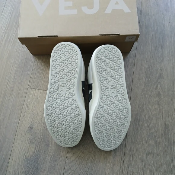 Veja Campo Leather Sneakers - Picture 9 of 11
